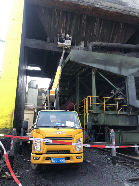 22米升降车炼钢厂施工现场